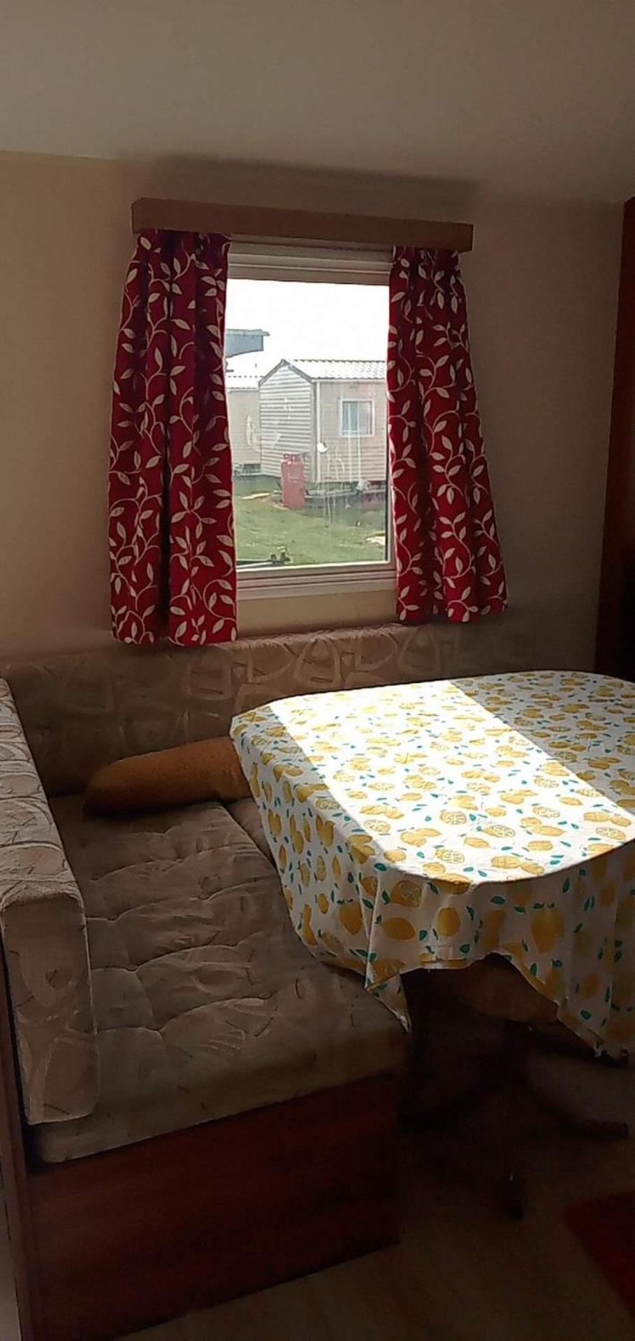 Caledonian Caravan Jaywick Sands Екстериор снимка