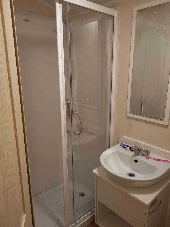 Caledonian Caravan Jaywick Sands Екстериор снимка