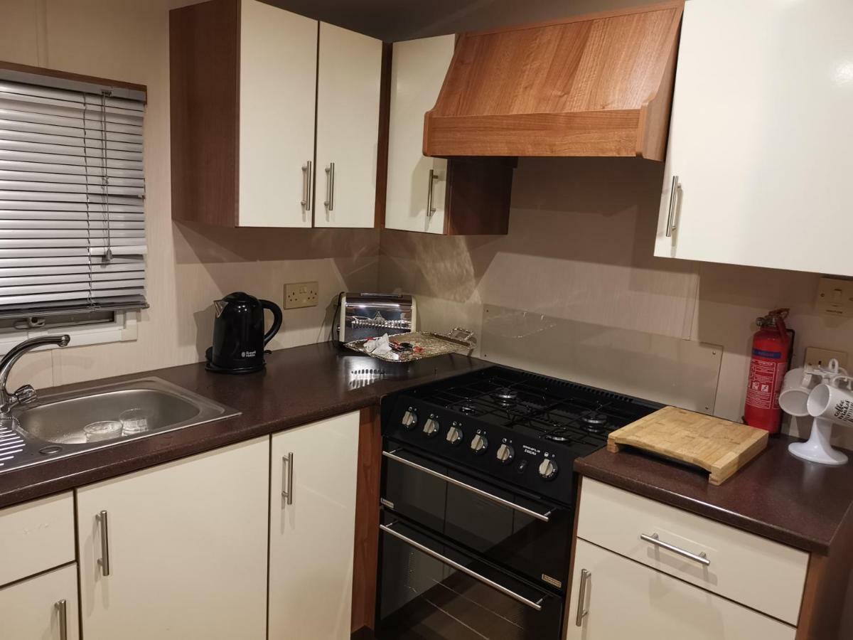 Caledonian Caravan Jaywick Sands Екстериор снимка