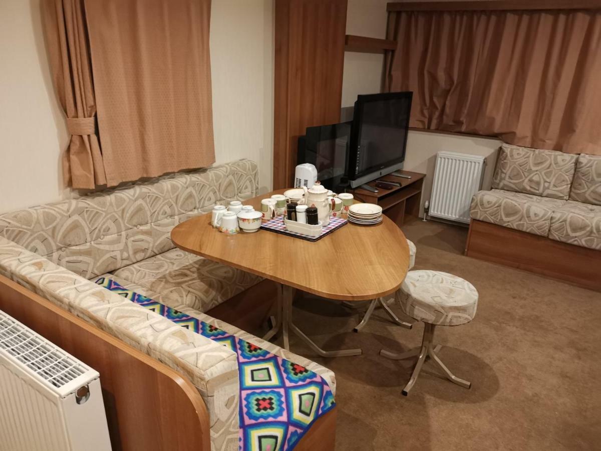 Caledonian Caravan Jaywick Sands Екстериор снимка